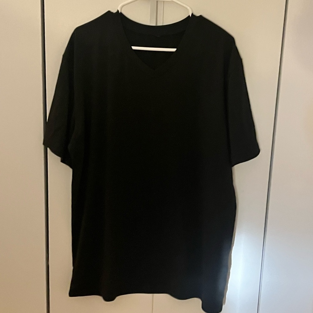 Classic Black Men's T-Shirt gently worn Made
